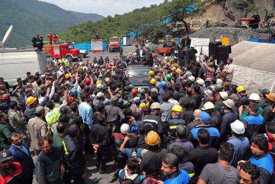 ifmat - Angry Mineworkers Attack Rouhani's Car