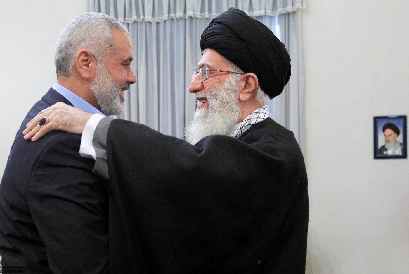 ifmat - Haniyeh headed a senior Hamas delegation at Solemani funeral