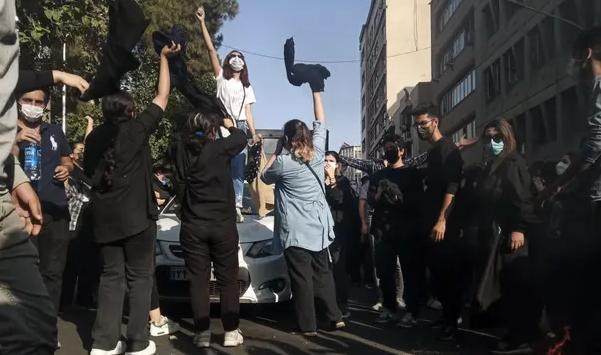 ifmat - Almost 12500 people arrested in Iran protest crackdown