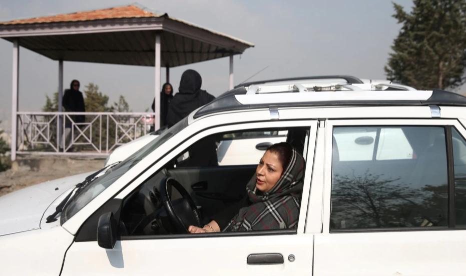 ifmat - Iran Issues Warning on Mandatory Headscarf in Cars